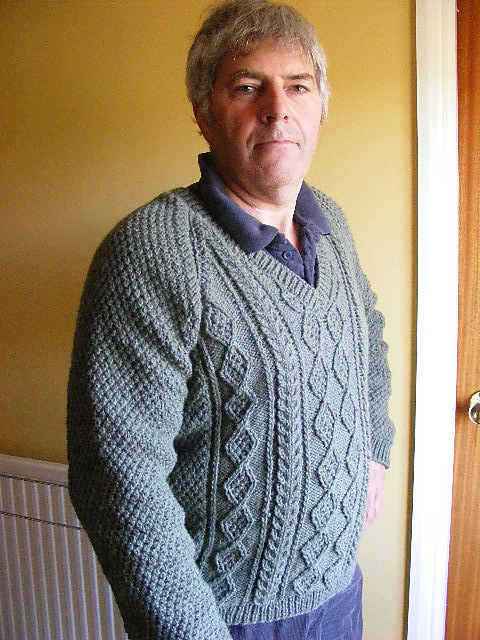 Cabled Pullover 9469