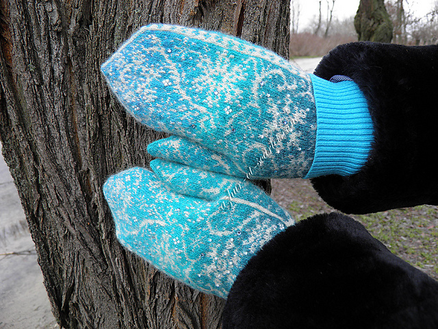 Mittens Snowflakes on palms