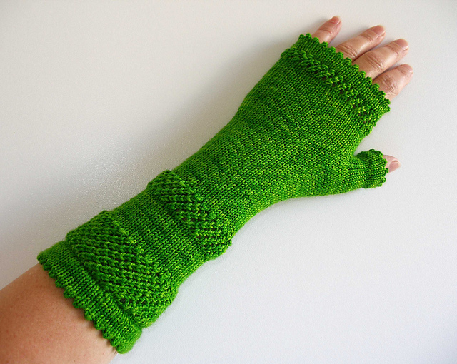 Picket Fences Mitts
