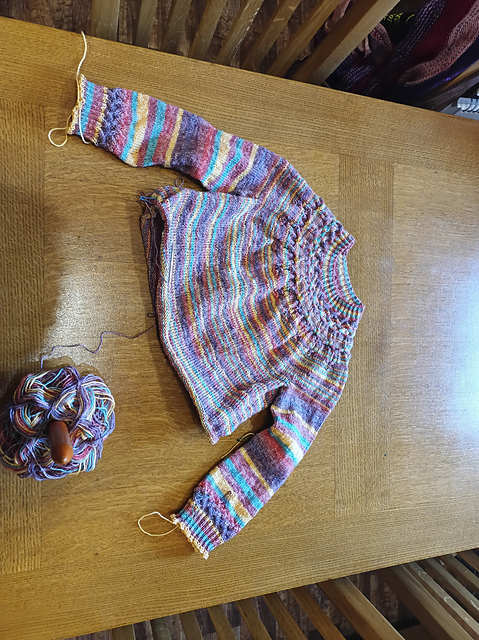 Vodograi Sweater