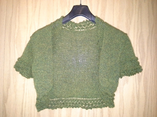 # 56 Bolero mit Spitzenblende