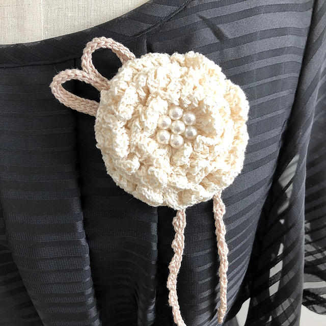 Frill Flower Corsage