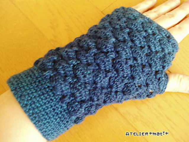 Shell Fingerless Handwarmer
