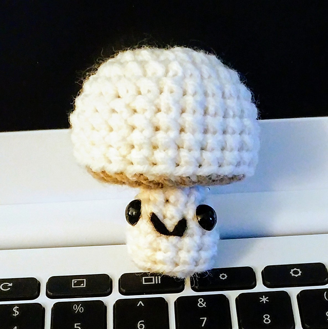 mushroom amigurumi
