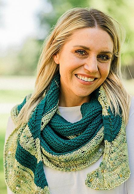 1824 South Side Knit Shawl