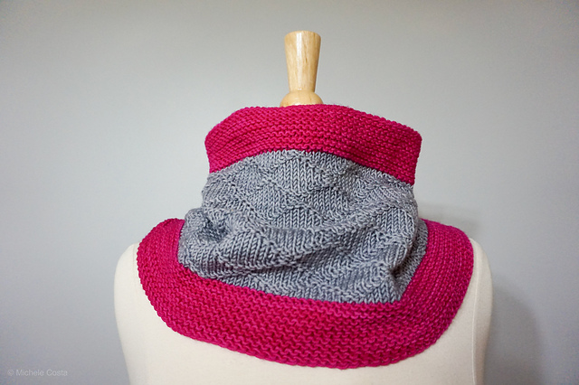 Dueling Diamonds Knit Cowl