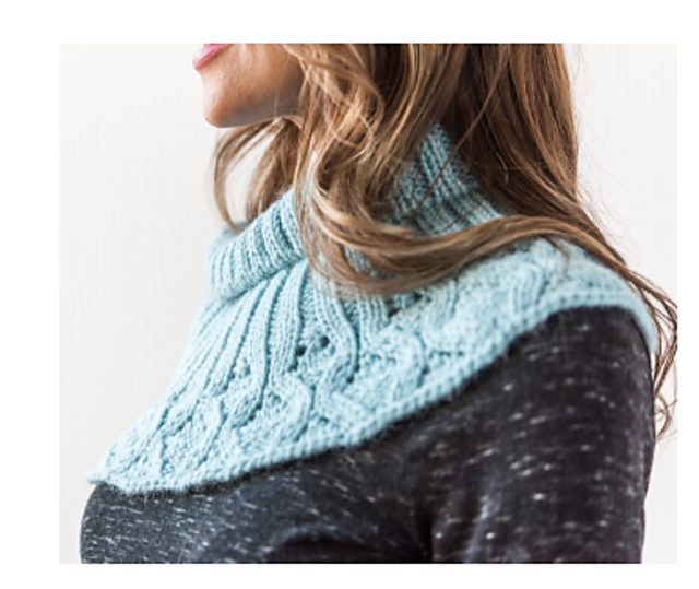 Ribbed Cowl with Lace