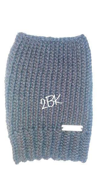 basic black lazy ponytail beanie
