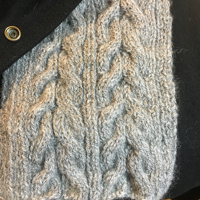 Stretchy Cabled Goodness