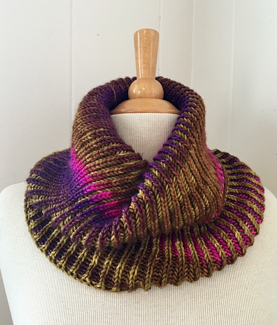 Ravelry: Mahana Cowl pattern by Antje Gillingham