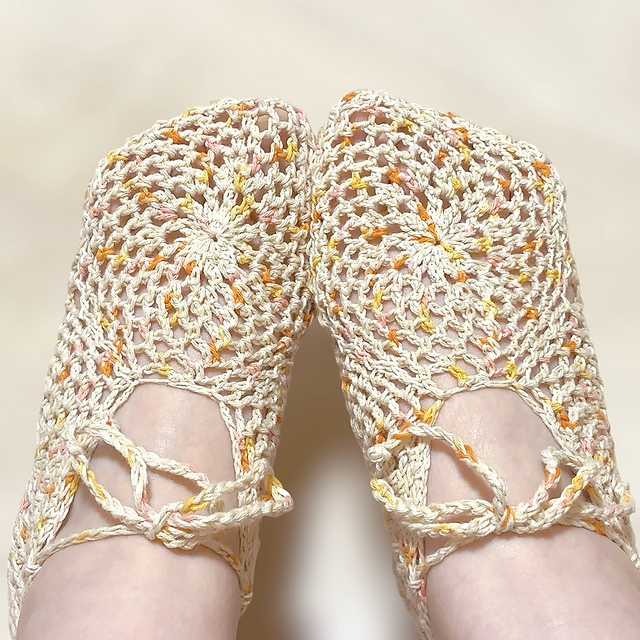Circle Motif Footies 円形モチーフのフットカバー