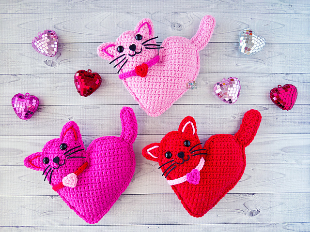 Mini Valentine Heart Cat Kawaii Cuddler®