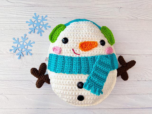 Snowman Kawaii Cuddler®