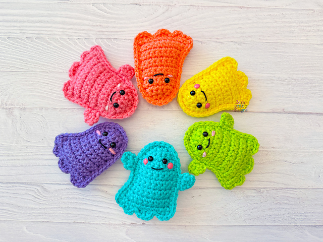 Tiny Ghost Kawaii Cuddlerยฎ