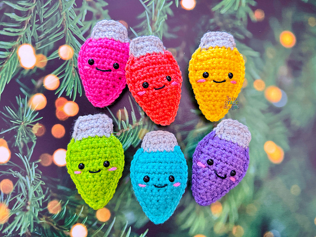 Tiny Christmas Light Kawaii Cuddler®