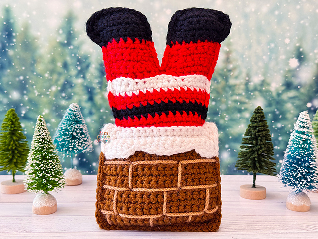 Mini Chimney Santa Kawaii Cuddler®
