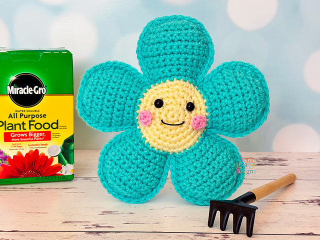 Mini Daisy Kawaii Cuddler®