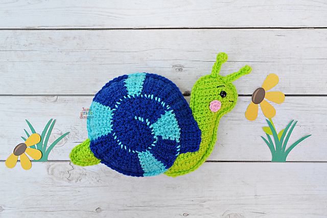 Snail Kawaii Cuddler®