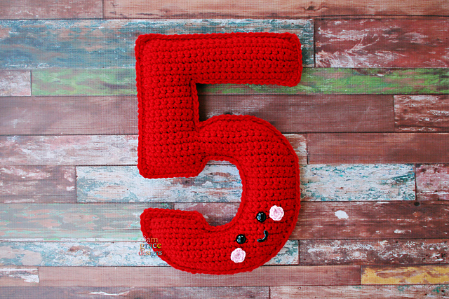 Number 5 Five Kawaii Cuddler®