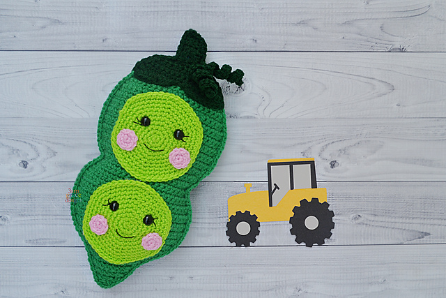 Pea Pod Kawaii Cuddler®
