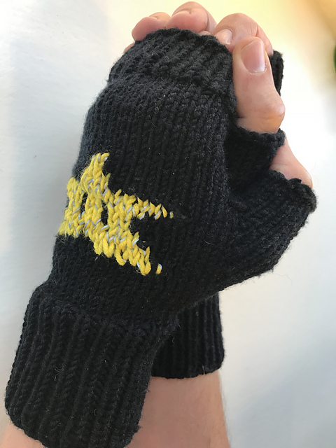 Reflective Mario star mittens