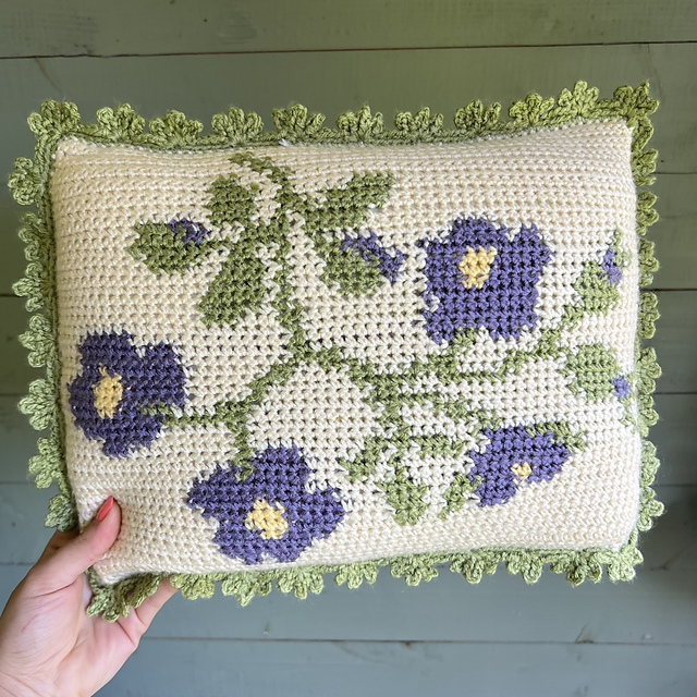 Blooming Roses Cushion: Tapestry