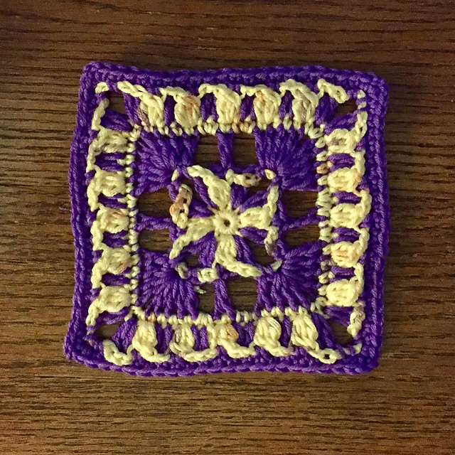 Ravelry: ACountryYarn's Day 279 Dutch Square