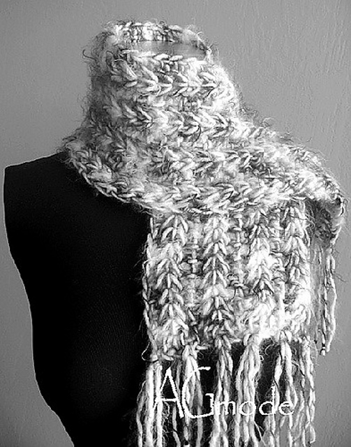 Fuzzy shell scarf (Tunisian crochet)