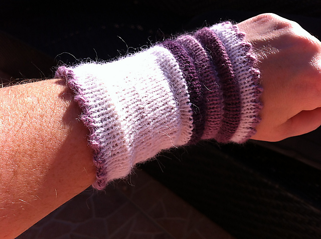 Pintuck pulse warmers / Pulsvarmere med biser