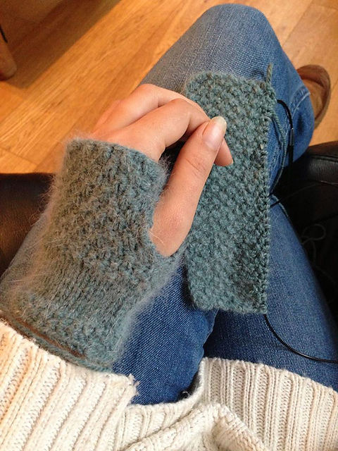 Short Hand Snugs