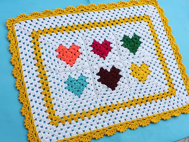 Granny Heart Table Runner
