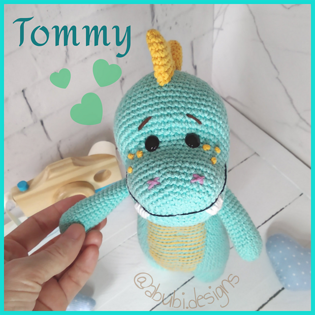 Tommy, el dinosaurio. Amigurumi