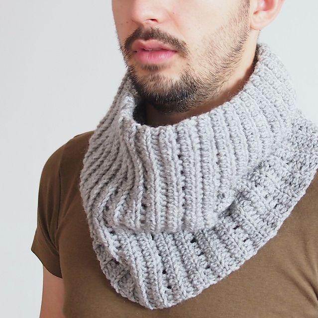 Knit look cowl
