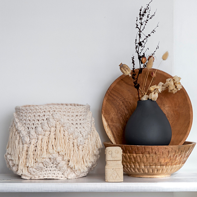 Zig-zag bobble basket