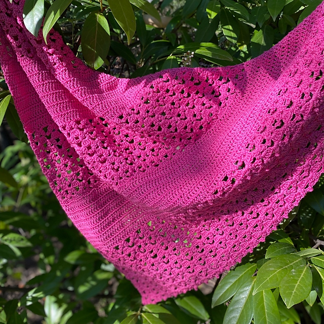 Blooming shawl
