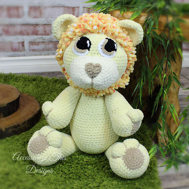 "Ryan" the Lion Cuddle Buddy
