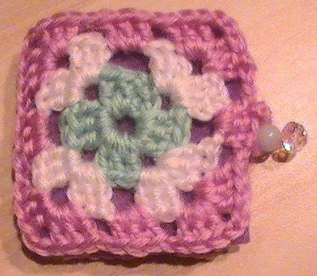 Granny square needlecase