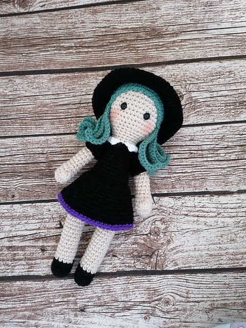 Selene the Witch Amigurumi