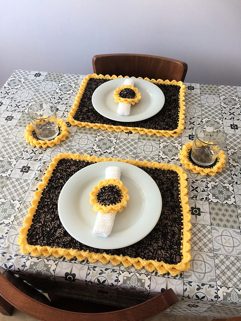 Sunflower Table Set