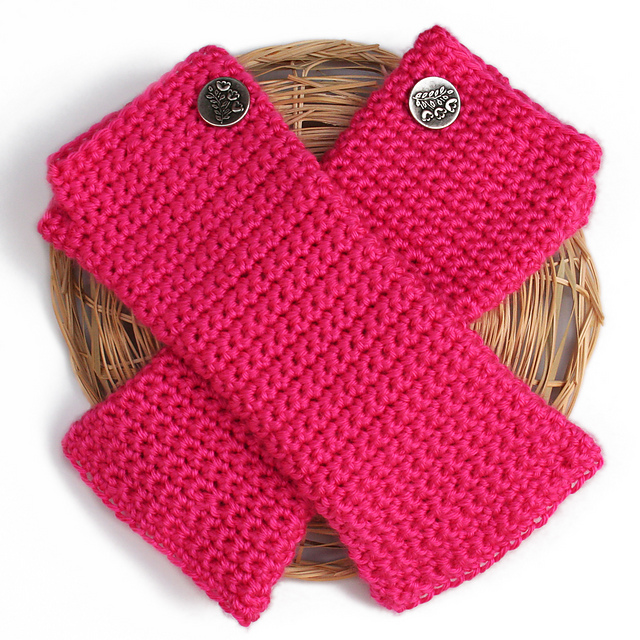 Form-Fitting Fingerless Gloves