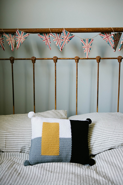 Geometric Cushion