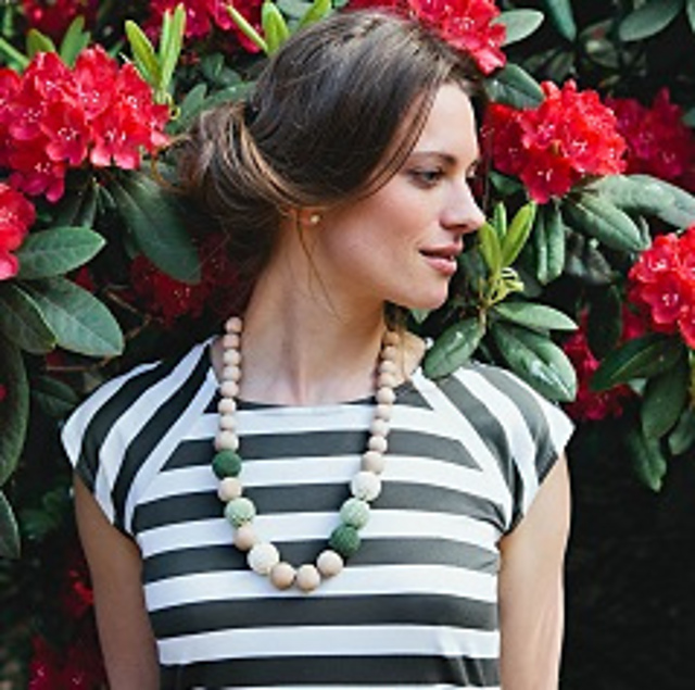 Oak Necklace