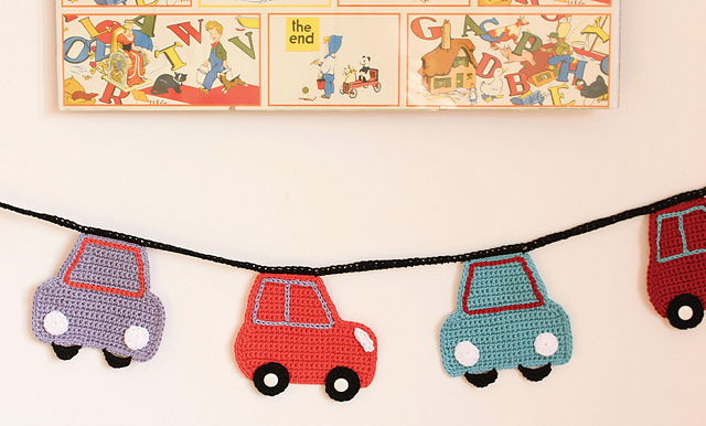 Bertie Cars Garland