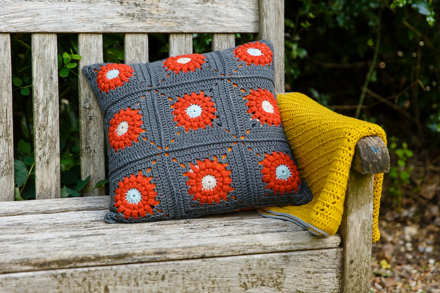 Zinnia Cushion