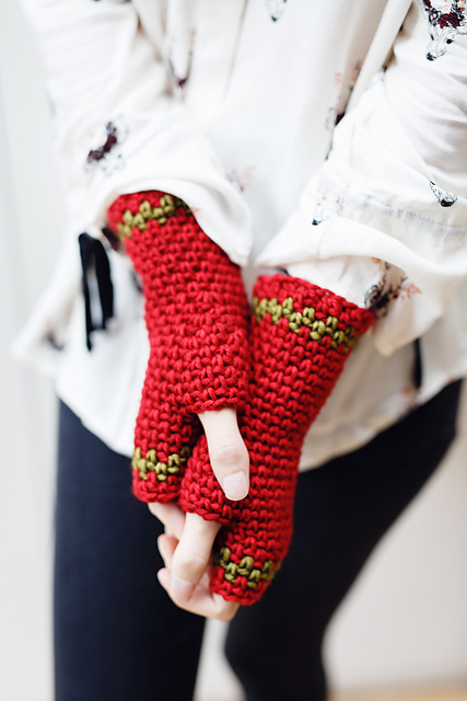 Christmas Mitts