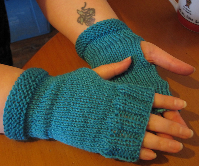 Learn to Knit Mitts