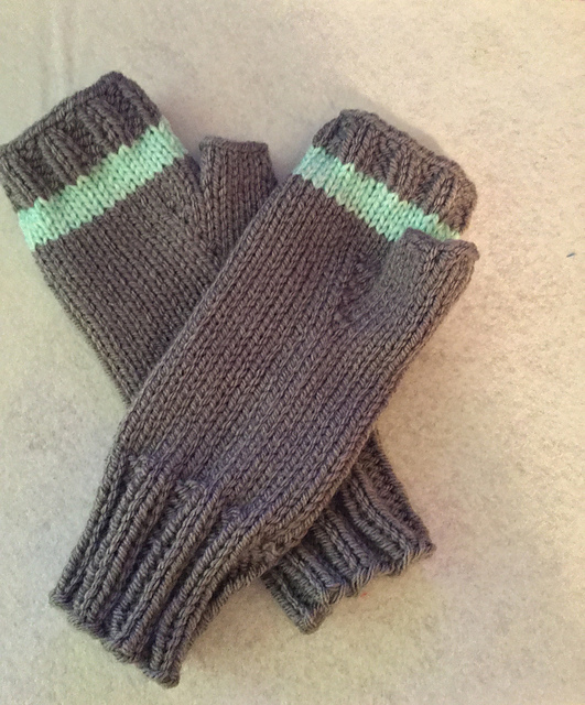 Women's quick knit gloves