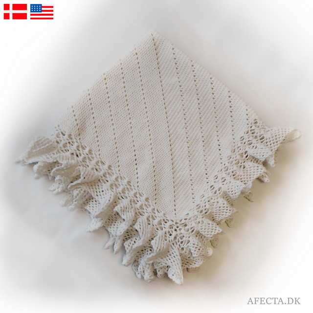 Blondetæppe til baby - lace baby blanket