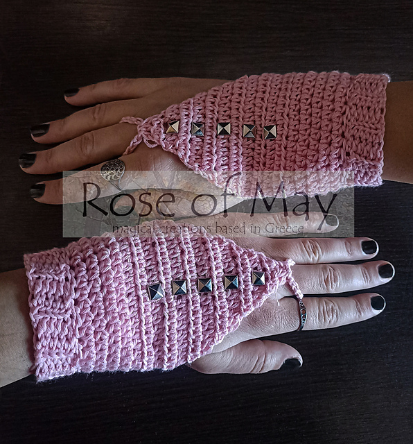 Studded Finger Loop Gloves
