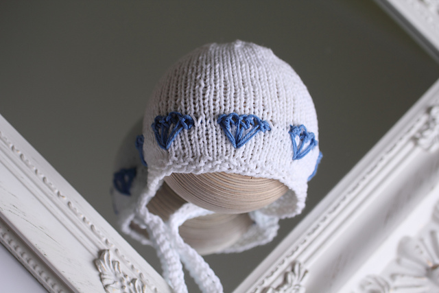 Diamonds Rounded Bonnet